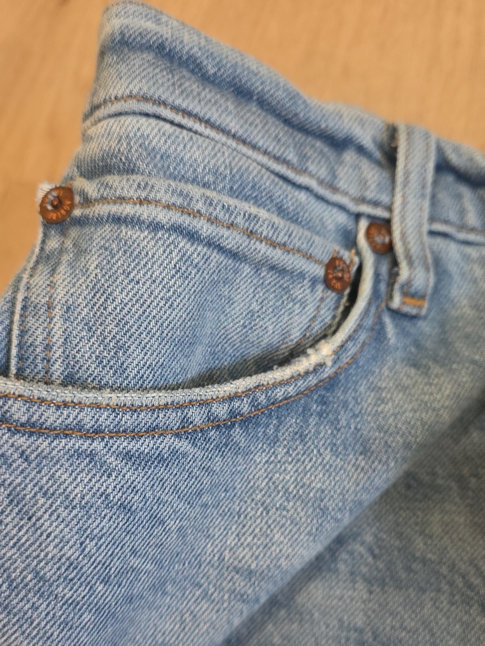 AGOLDE 90s Pinch Waist Crop Jeans - Picture 8 of 10